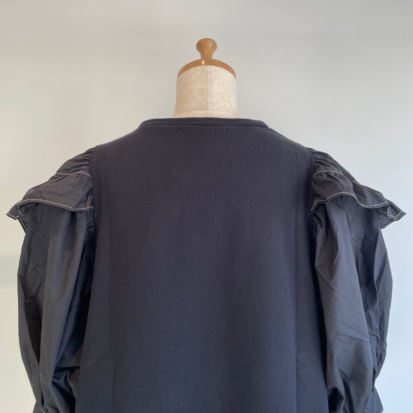 universaltissu//セントラル裏毛タイプライターコンボフリルPO
US260CT032