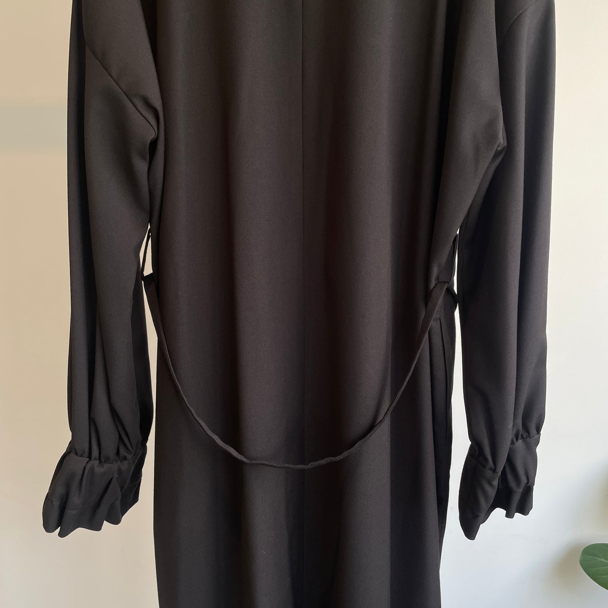 SI-HIRAI //MICRO STRETCH GABA RUBBER CUFF DRESS CHAW24-5018