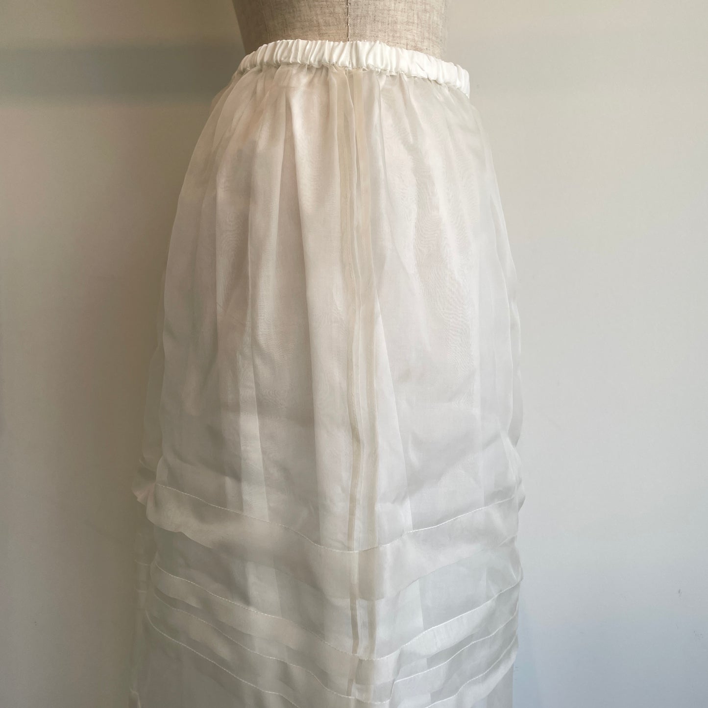 heriter//silk organdy skirt
H2-26-4002