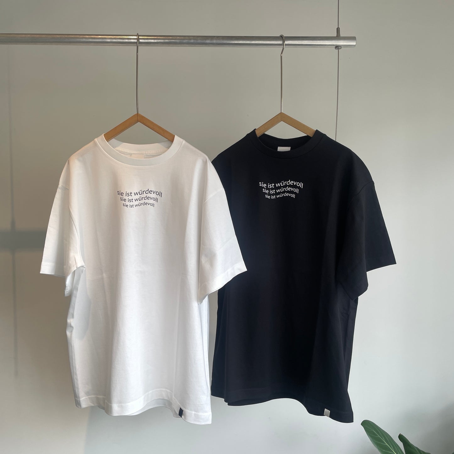 iki//ファインジャージー天竺 ウェーブロゴ Tシャツ　3101CT021261
