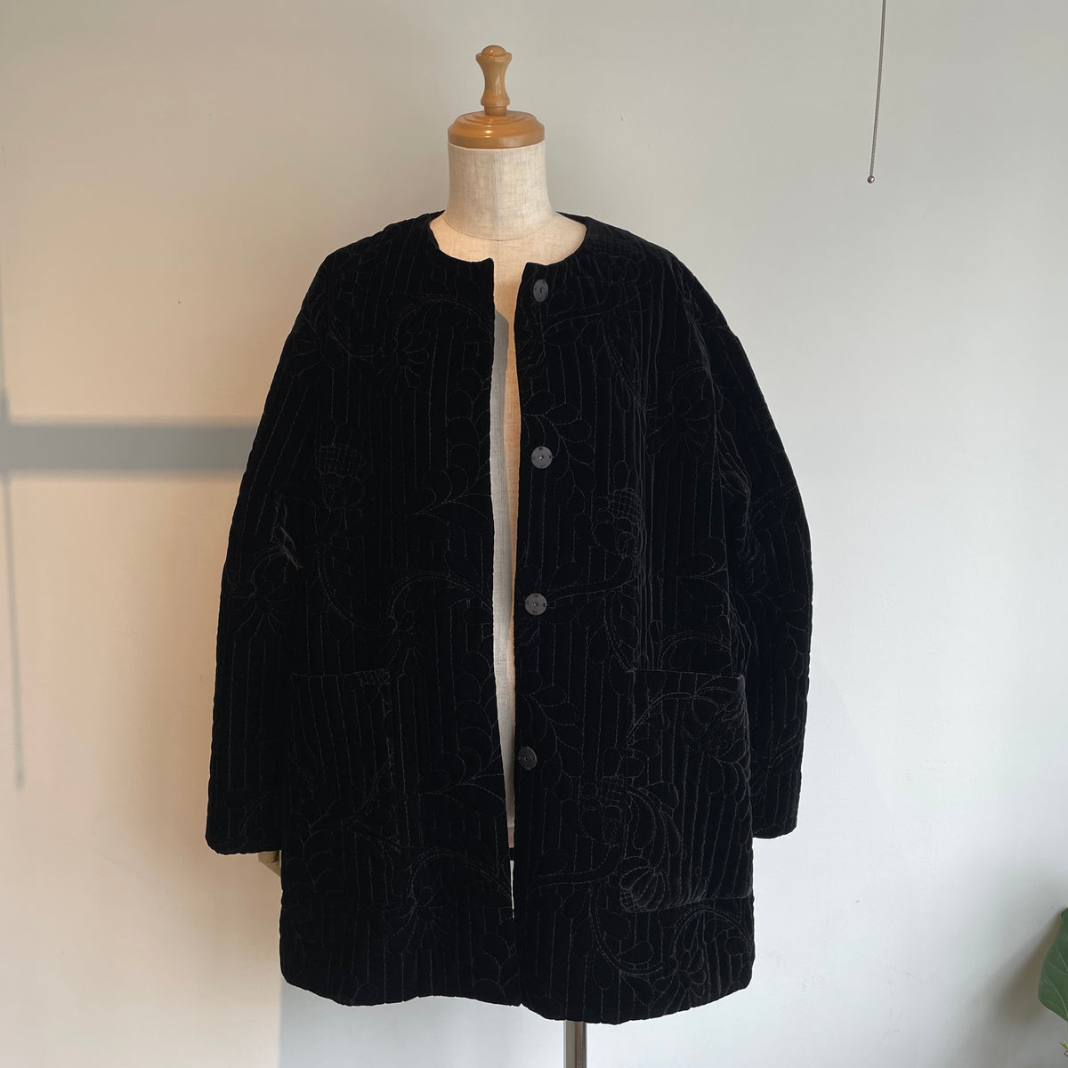 heriter//velvet quit embroidery short coat H2-26-6006