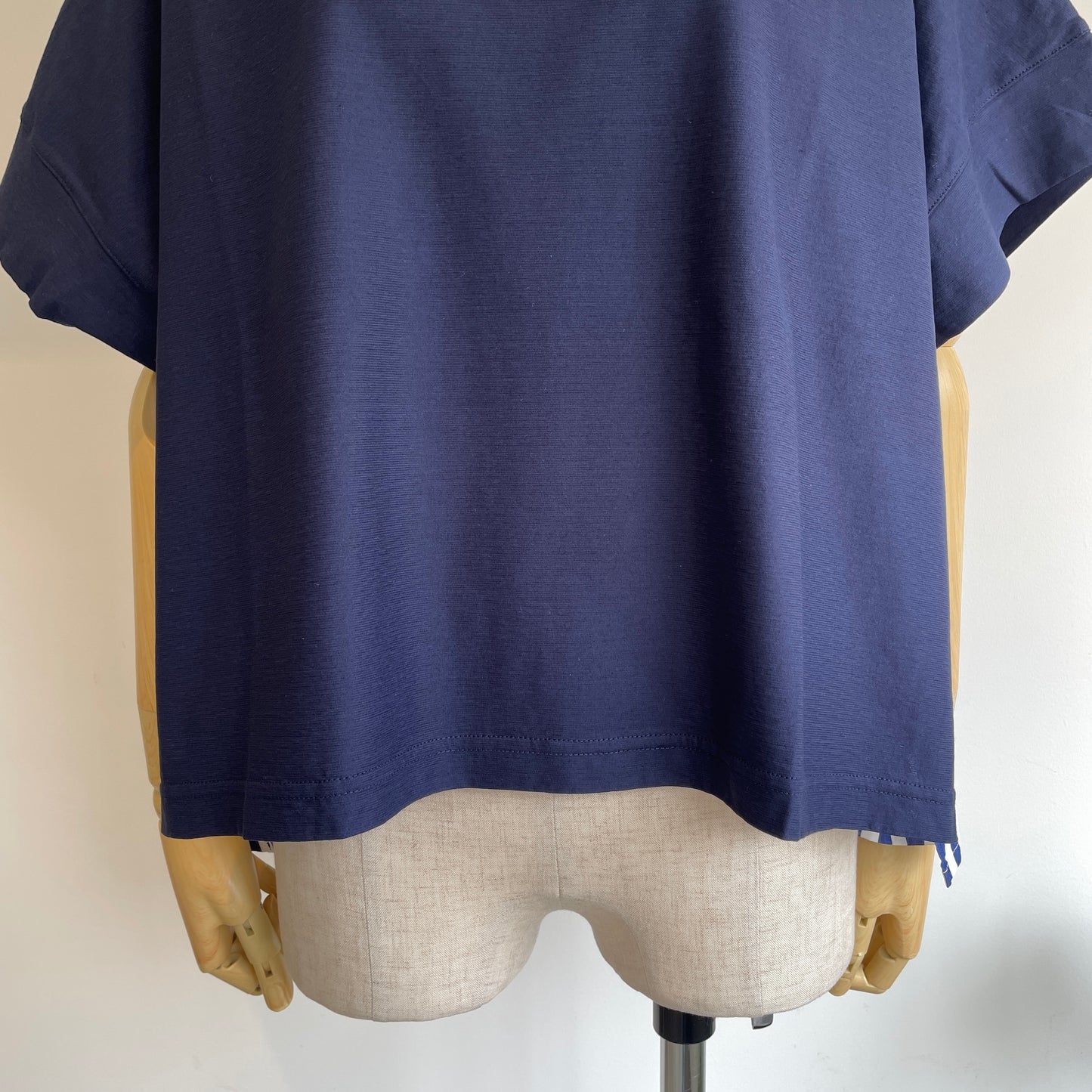 universaltissu//接触冷感マルチエフェクトコンボ ドルマンT
TS252CT076