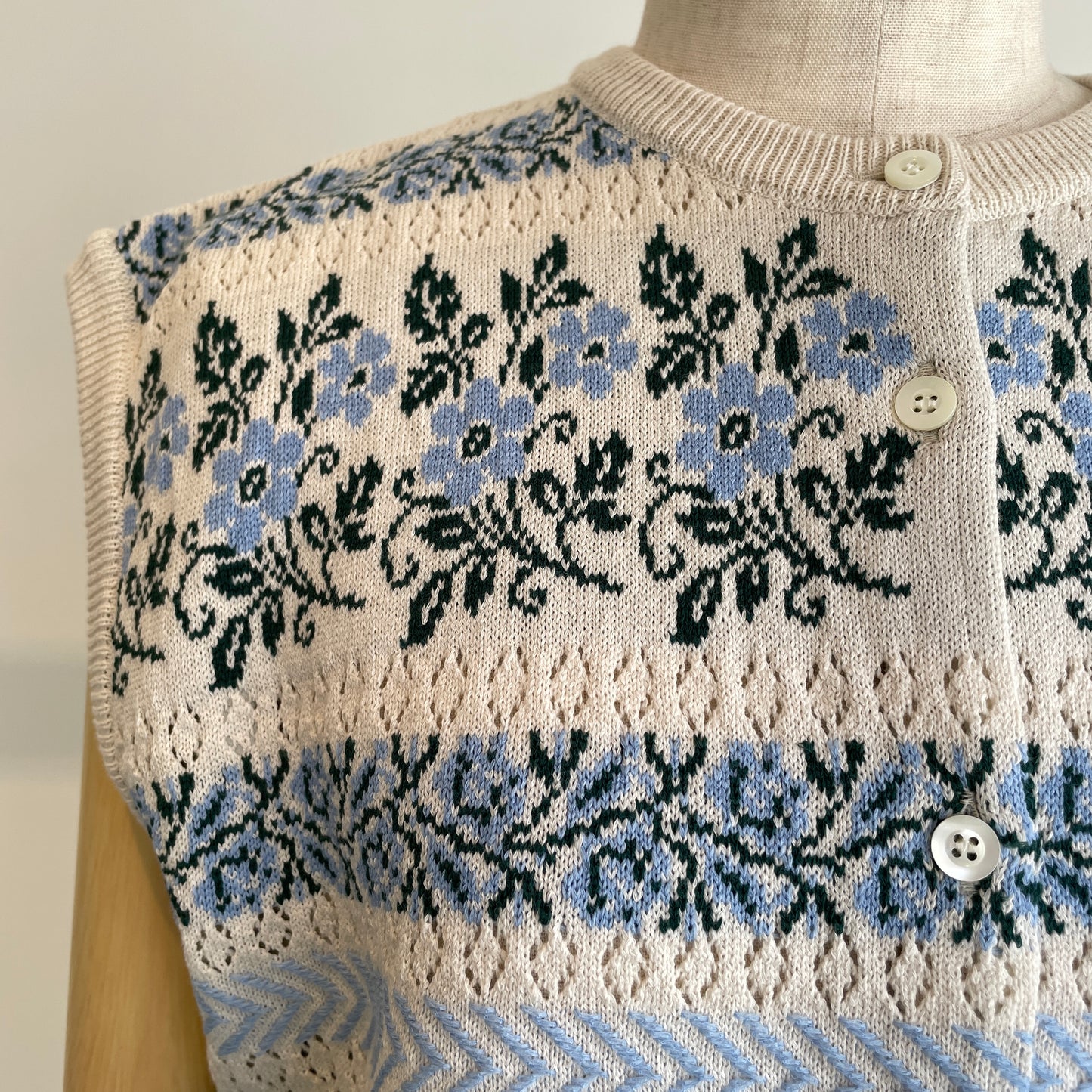 ASEEDONCLOUD //Flower Jacquard Knit Vest   261806