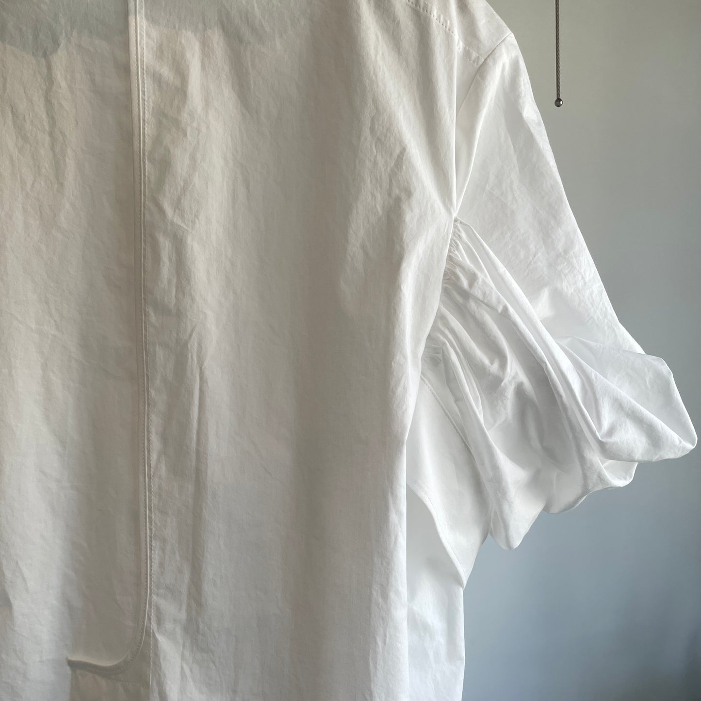 NATIVEVILLEGE//Simple longing 刺繍ギャザースリーブブラウス（off white）