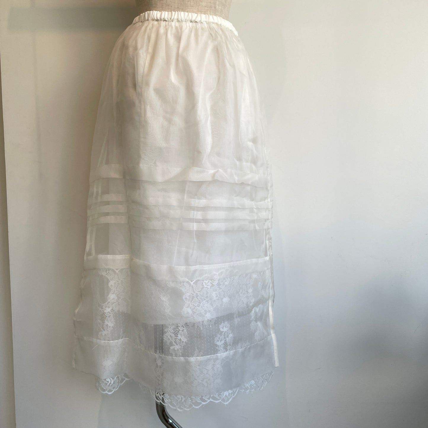 heriter//silk organdy skirt
H2-26-4002
