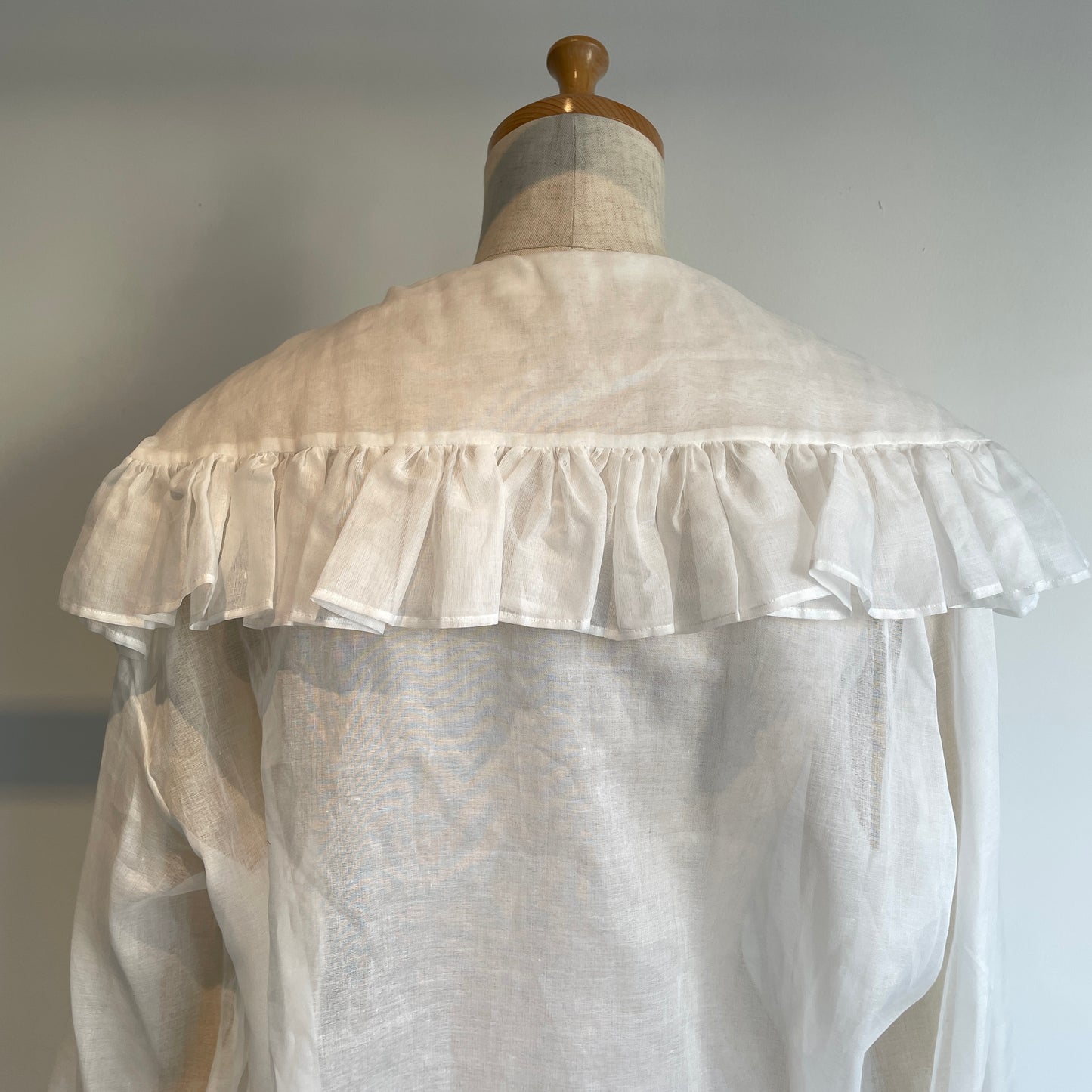 Heriter //コットンオーガンジーフリルカラーブラウス　H0-00-3065