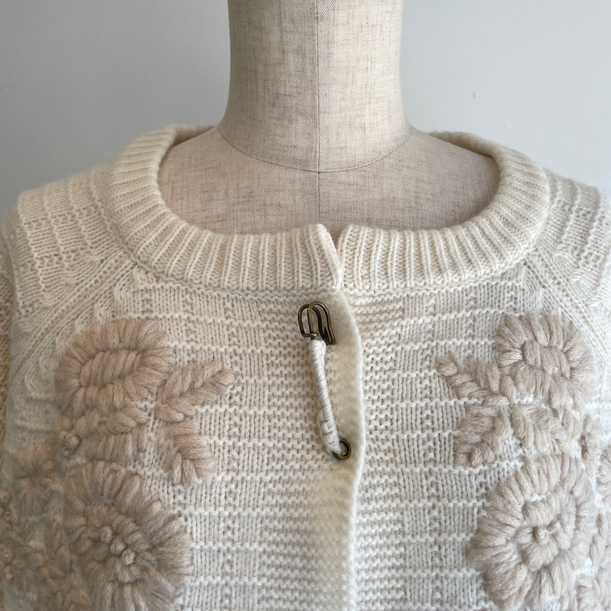 yuni//ウール / ハンド刺繍カーディガン　1701KN001262