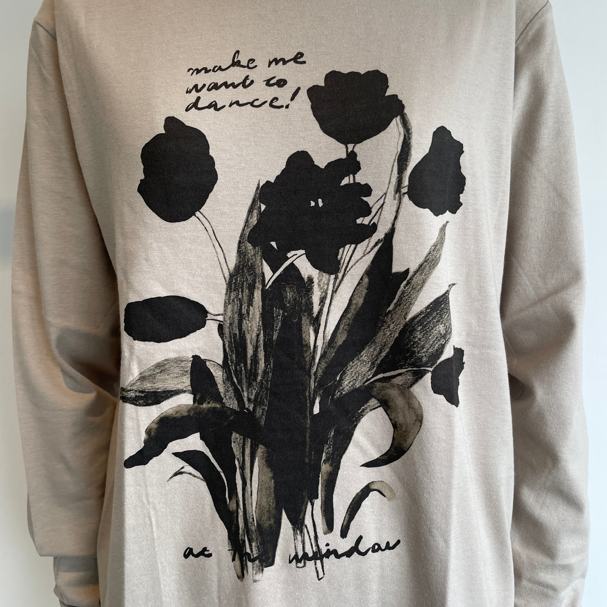 sweetlittlenothing//black tulip 長袖Tシャツ／Sサイズ