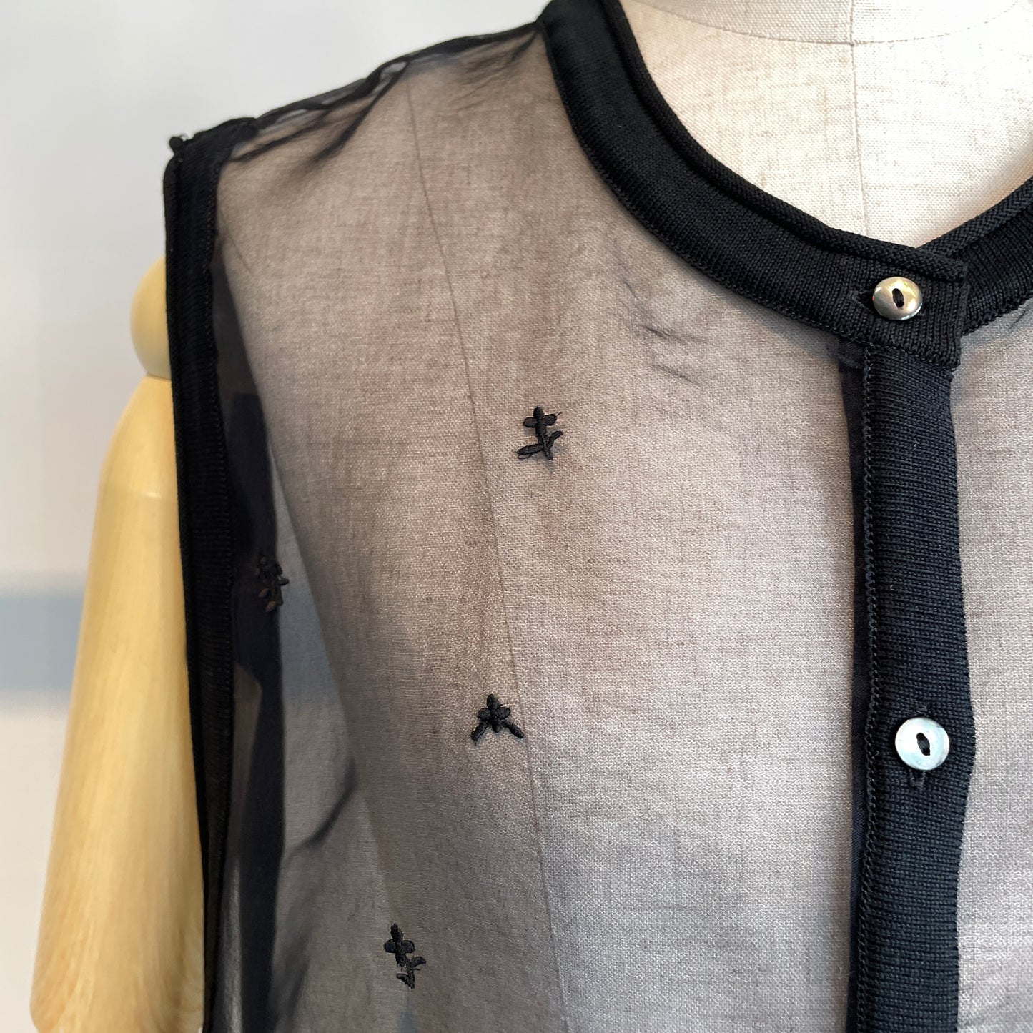 porter des boutons//Petite fleurベスト　P21-2-018