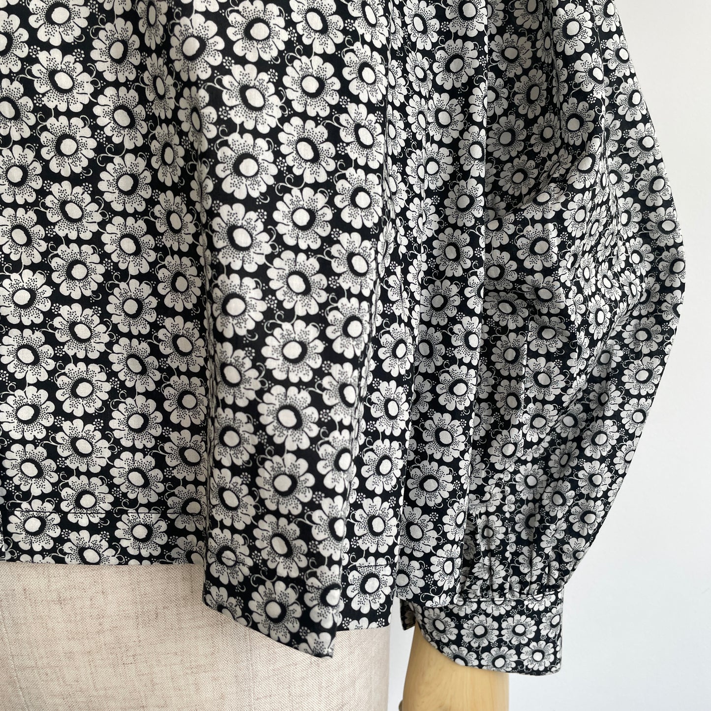 porterdesboutons//リバティフラットカラーフリルブラウス　P14-1-047