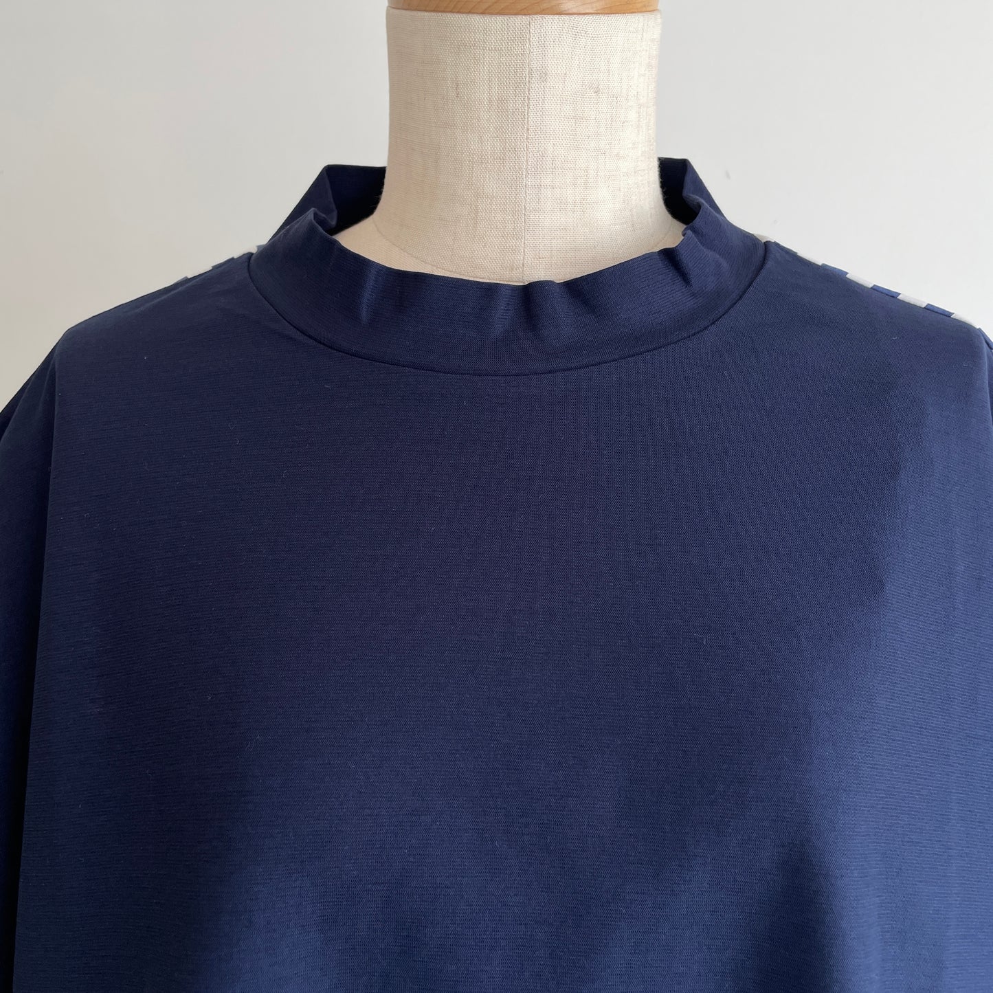 universaltissu//接触冷感マルチエフェクトコンボ ドルマンT
TS252CT076