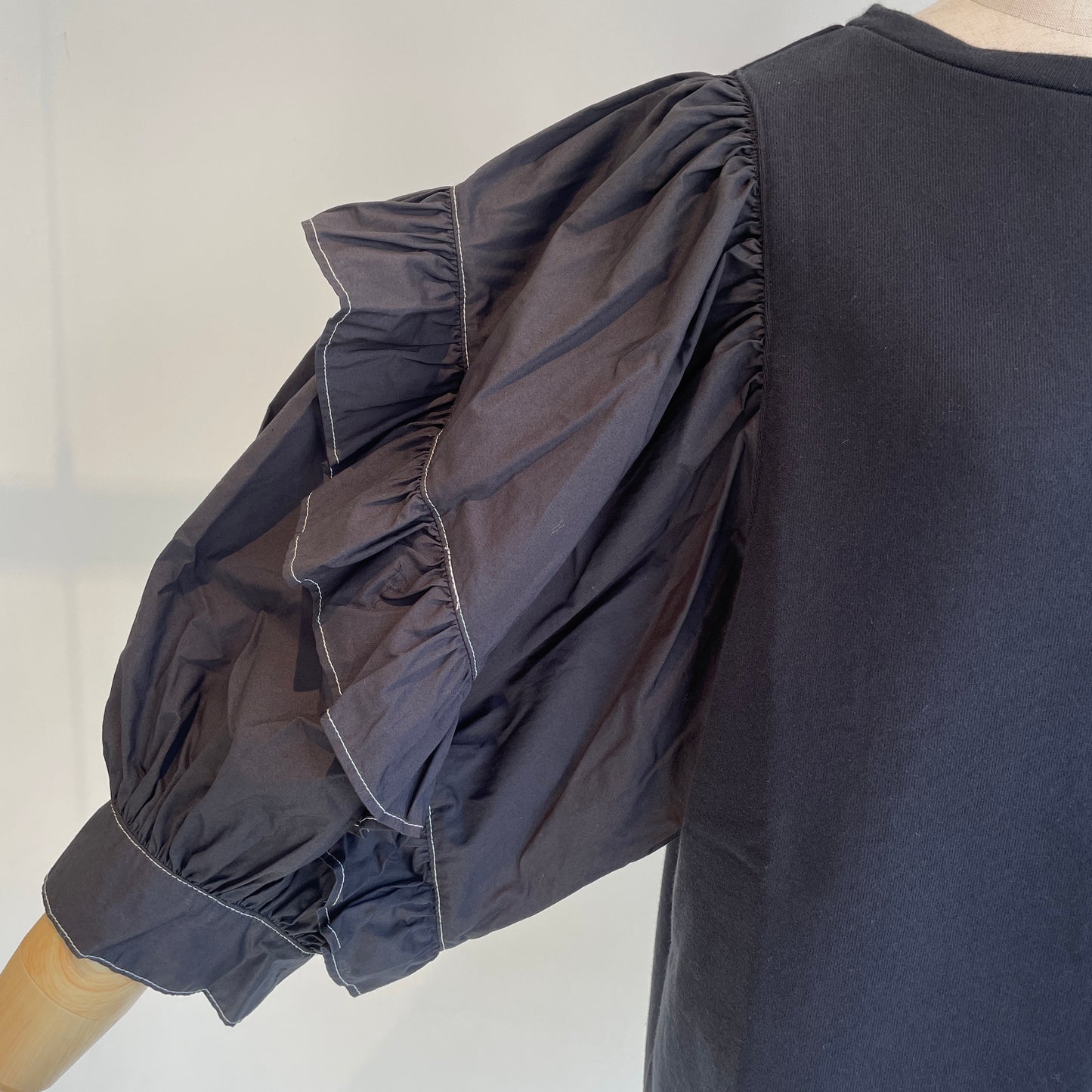 universaltissu//セントラル裏毛タイプライターコンボフリルPO
US260CT032