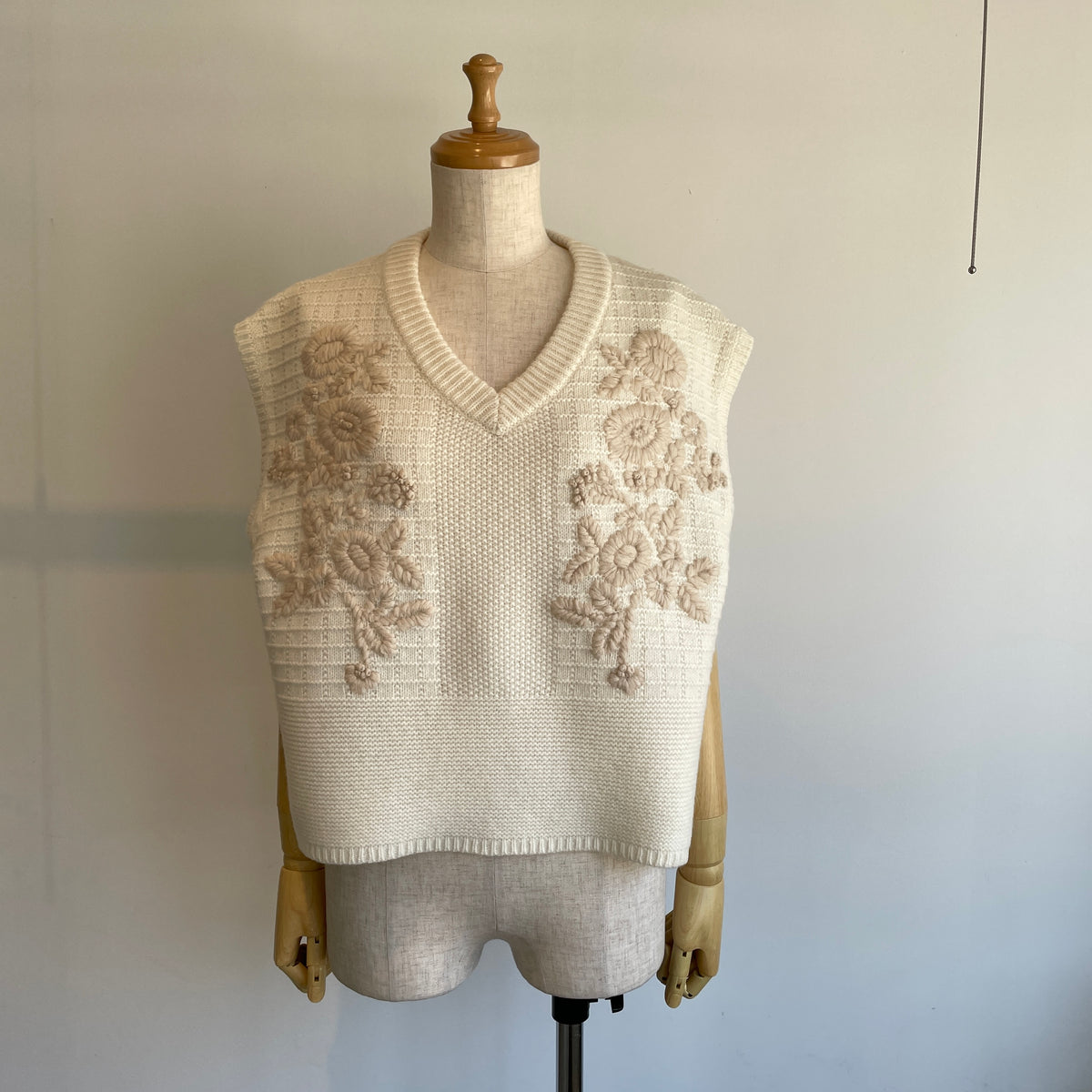yuni//ウール / ハンド刺繍ベスト　1701KN002262