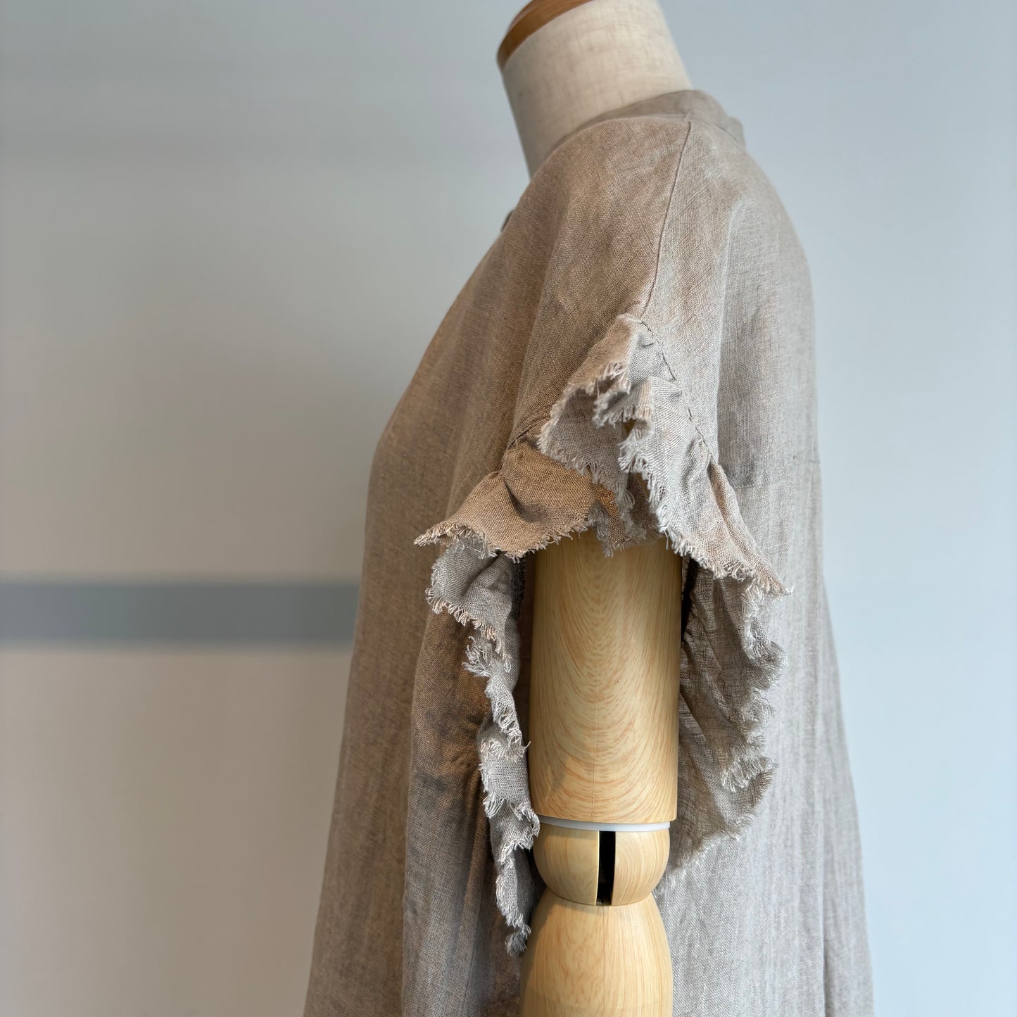 yuni//60/1Linen gather sleeves OP    1701OP026261