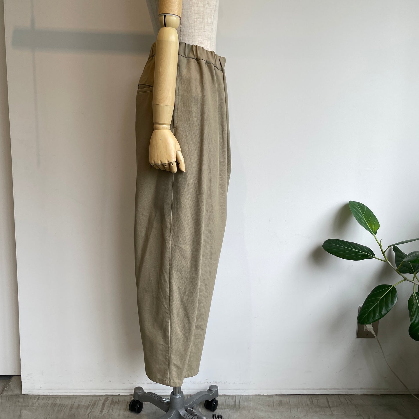 yuni//20/2強撚Cotton twill relax パンツ 1701PT005262