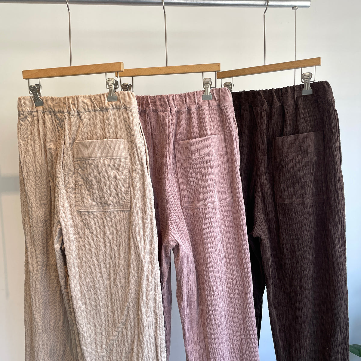 yuni//C/Pu shirring corduroy relax パンツ 1701PT022262