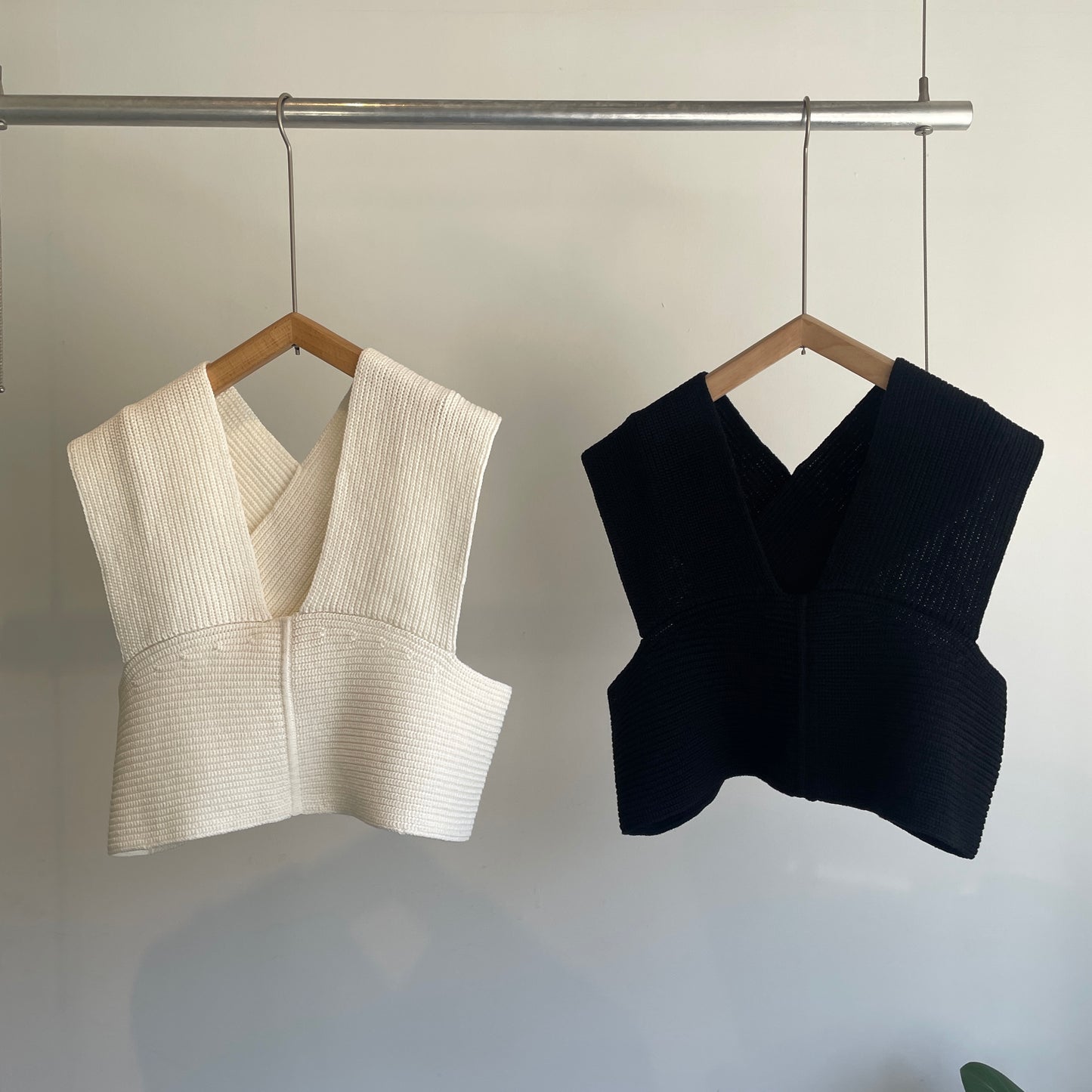 yuni//Cotton back cross ニットベスト　1701KN010262