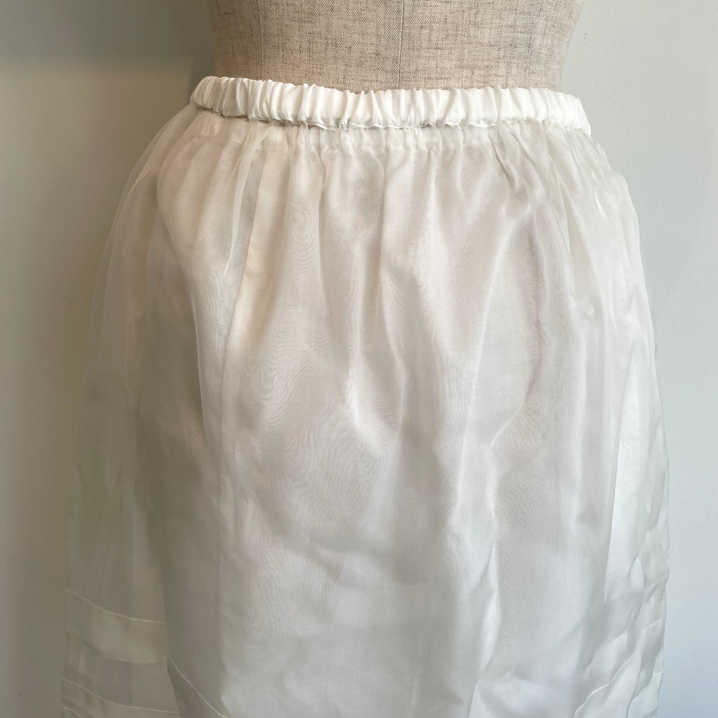 heriter//silk organdy skirt
H2-26-4002