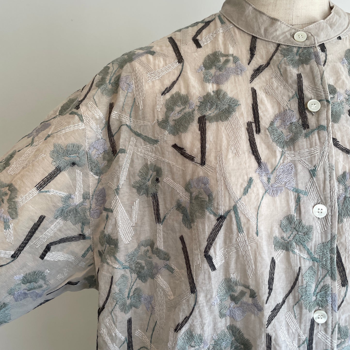yuni//Cotton Nylon sheer blooming embroidery シャツ 1701BL011262