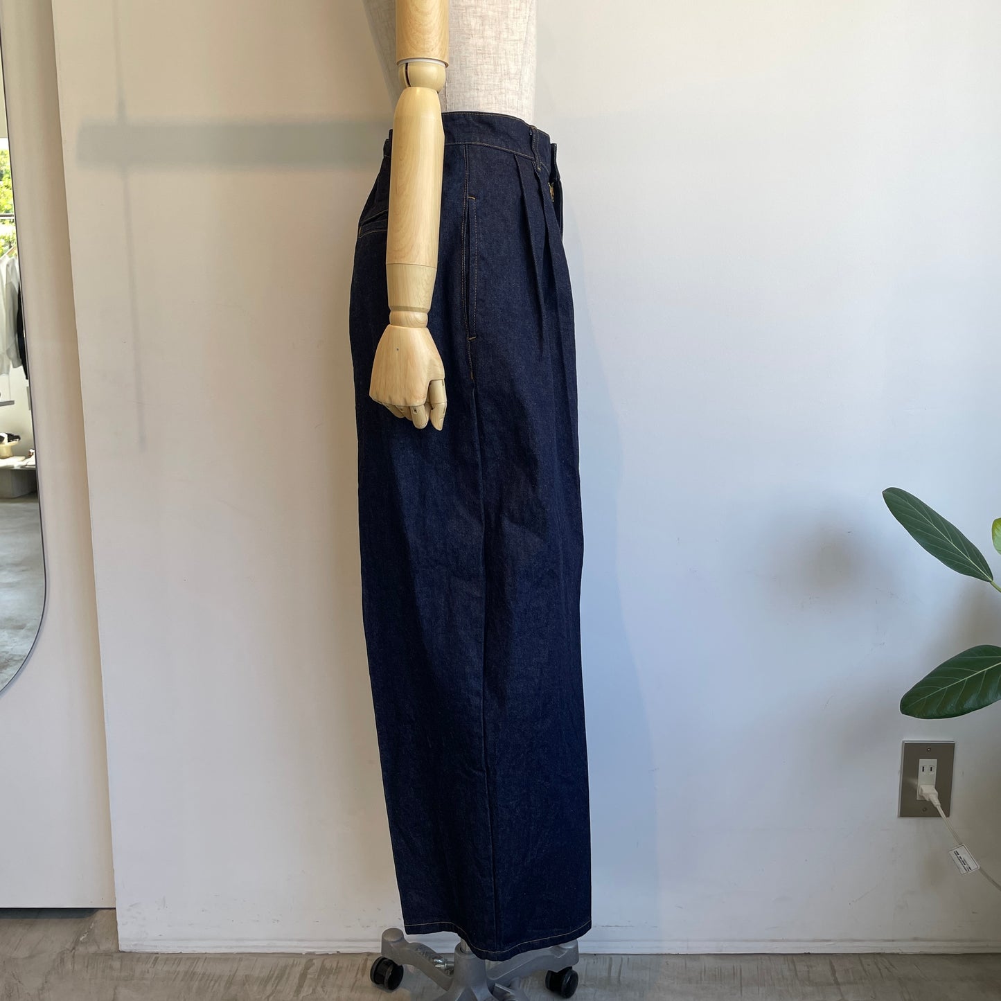 yuni//Cotton 11oz denim back gum wide パンツ　1701PT004262