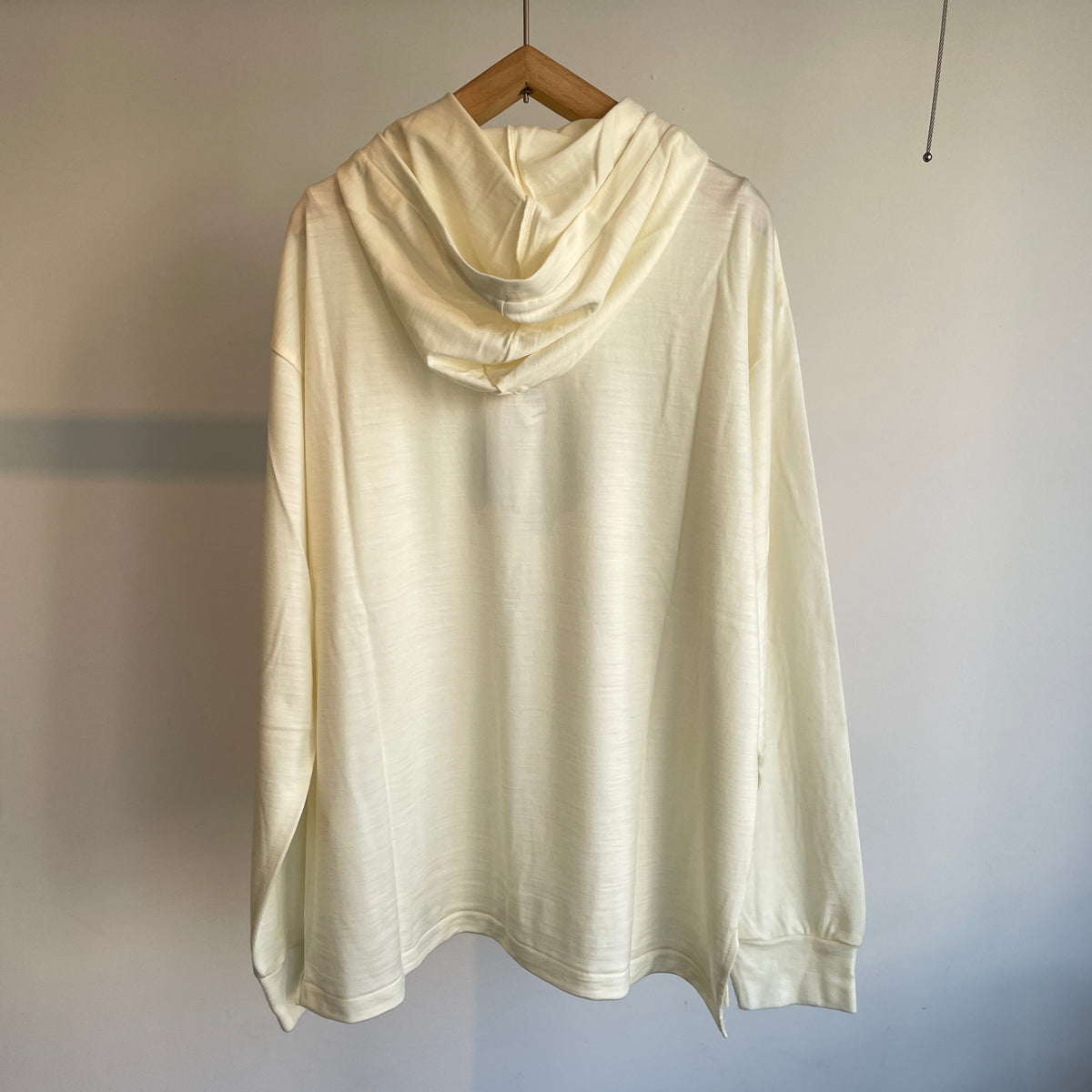 universaltissu//ウォッシャブルウール天竺 フーディPOUT264CT012