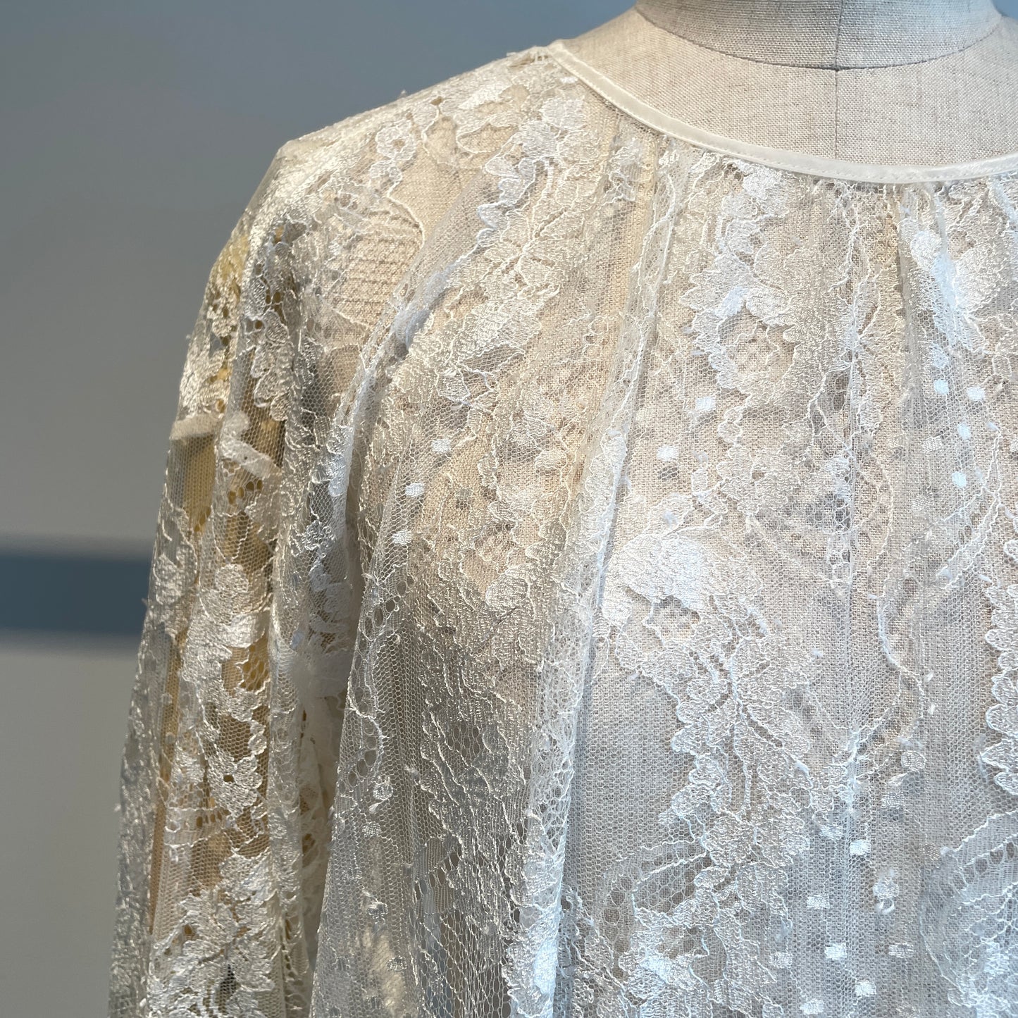 Heriter //Leaver lace blouse H2-25-3003