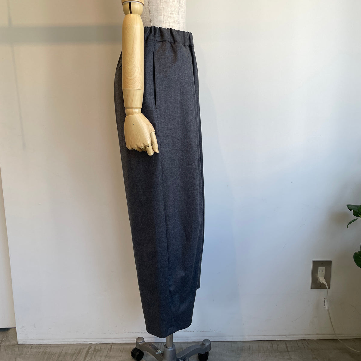 yuni//washable wool gum tuck パンツ 1701PT019262