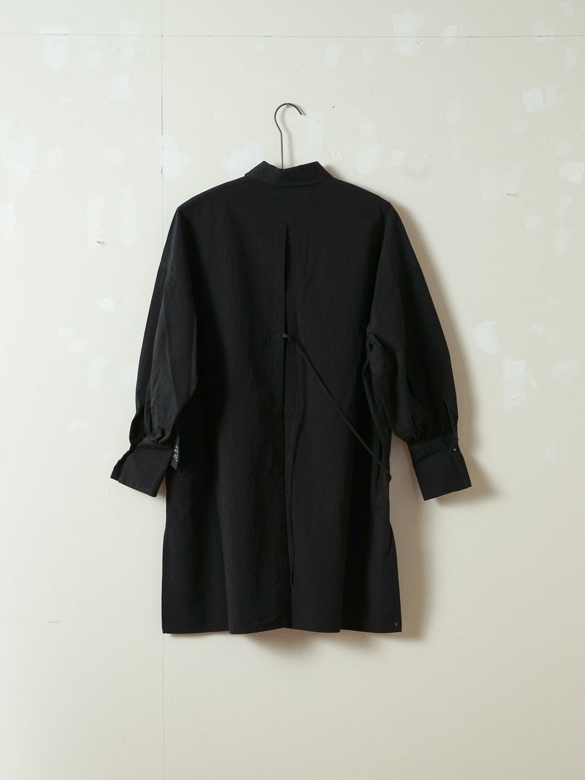 MarchAprilMay//param shirts パラムシャツ(バックオープンシャツ)