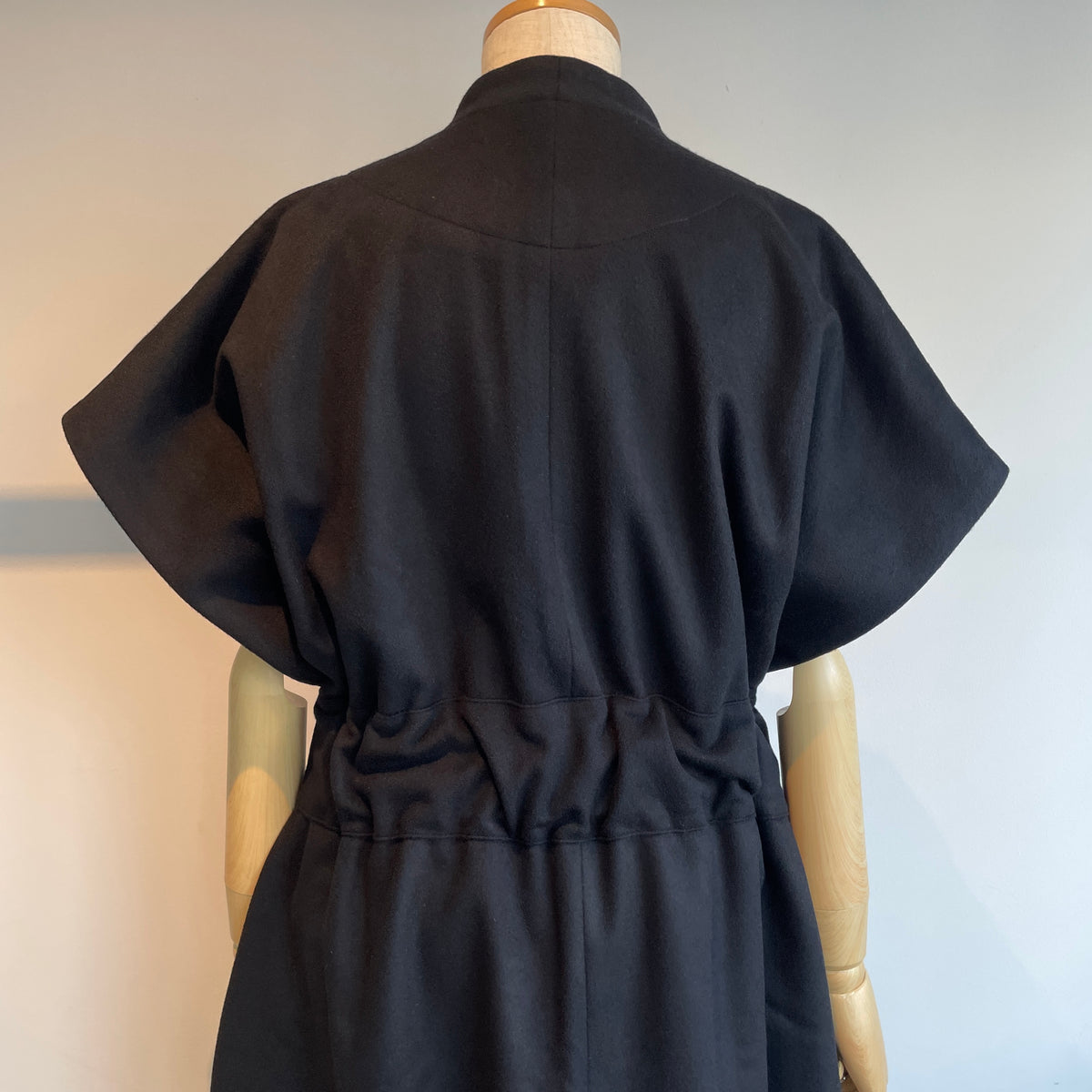 Honnete//Sleeveless Dolman Gown Coat_Royal Geelong HO-26AW CO24W