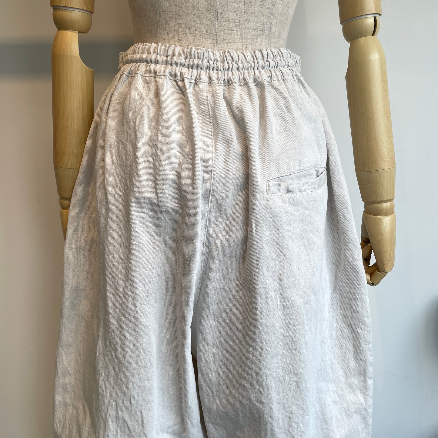 yuni//Cotton/Linen denim wide cocoon パンツ　1701PT016261