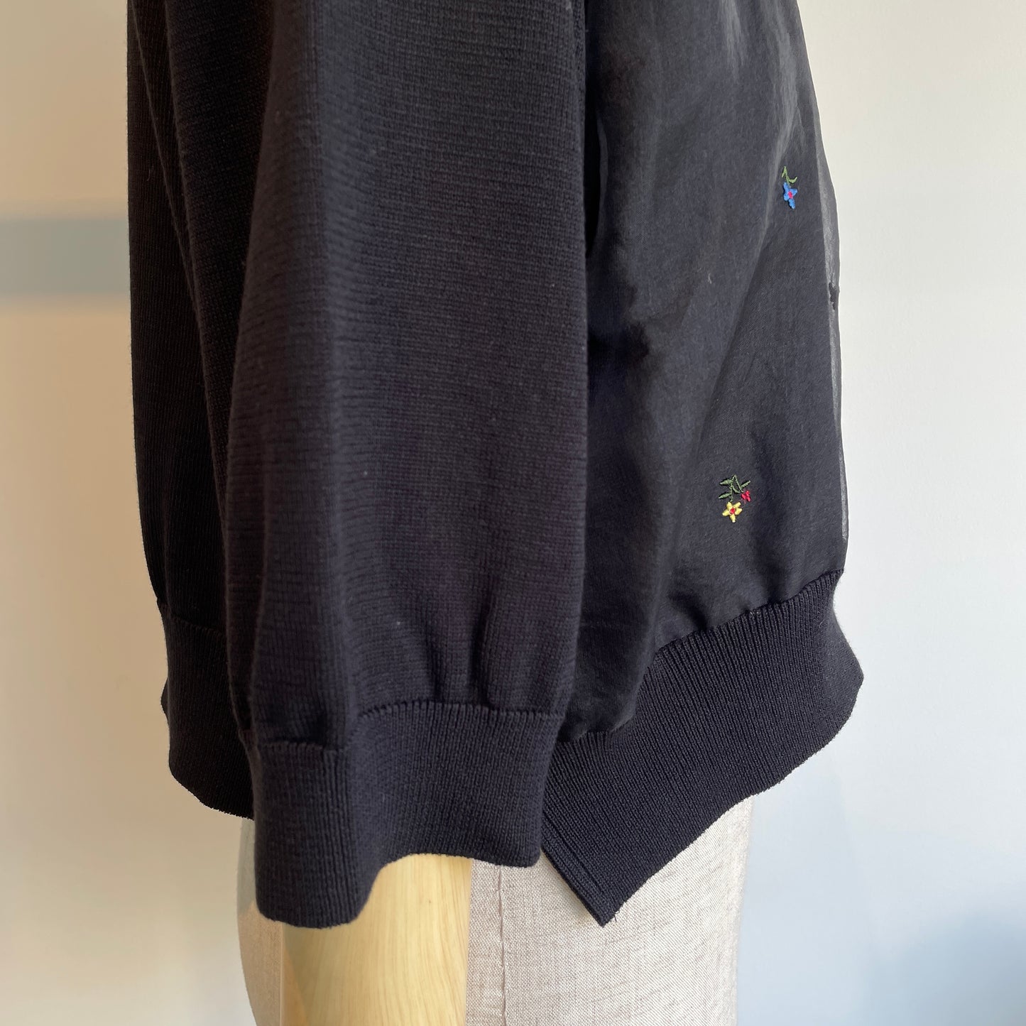 porter des boutons//Petite fleurニット　P21-2-019