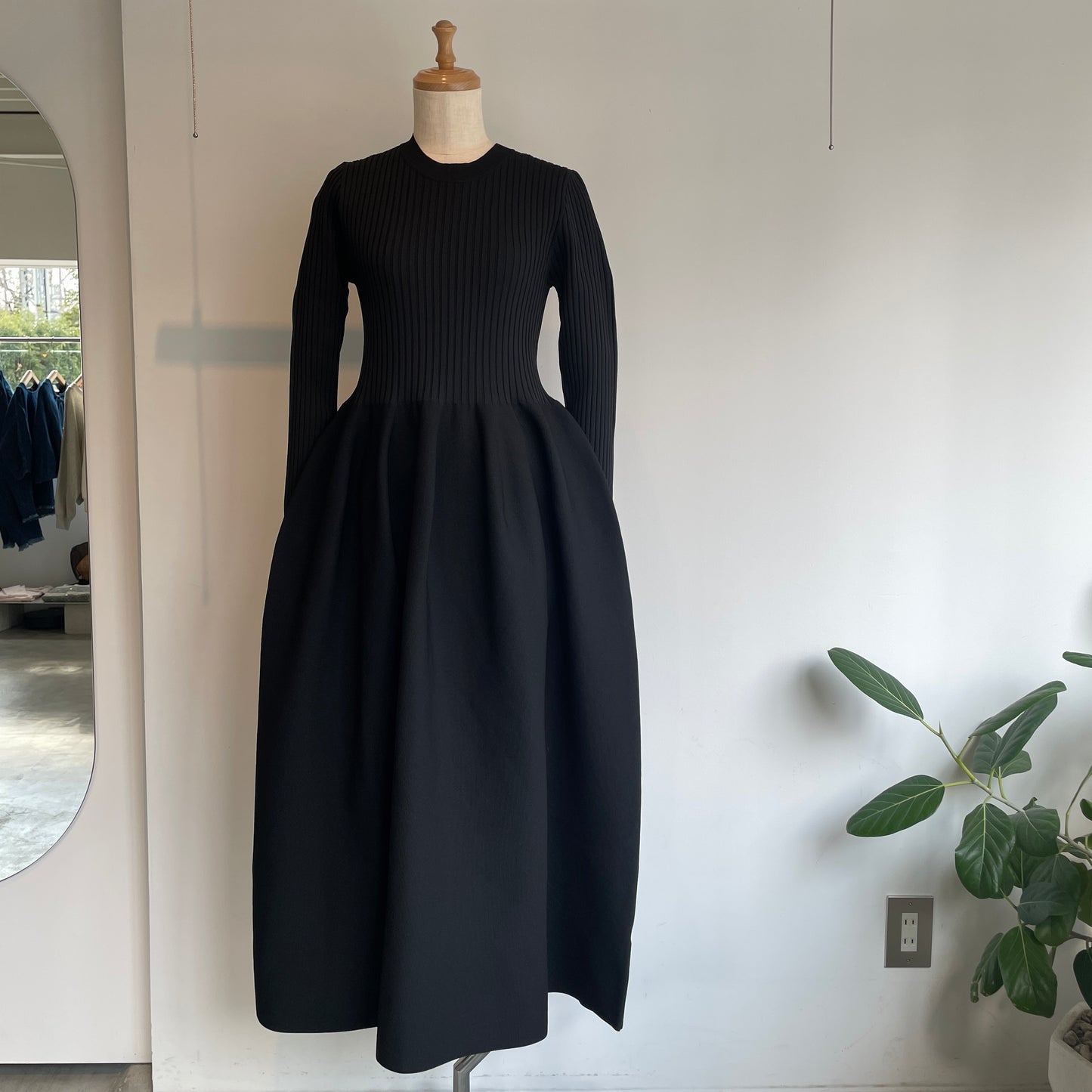 iki//マットポリフレアワンピース　3101OP001261