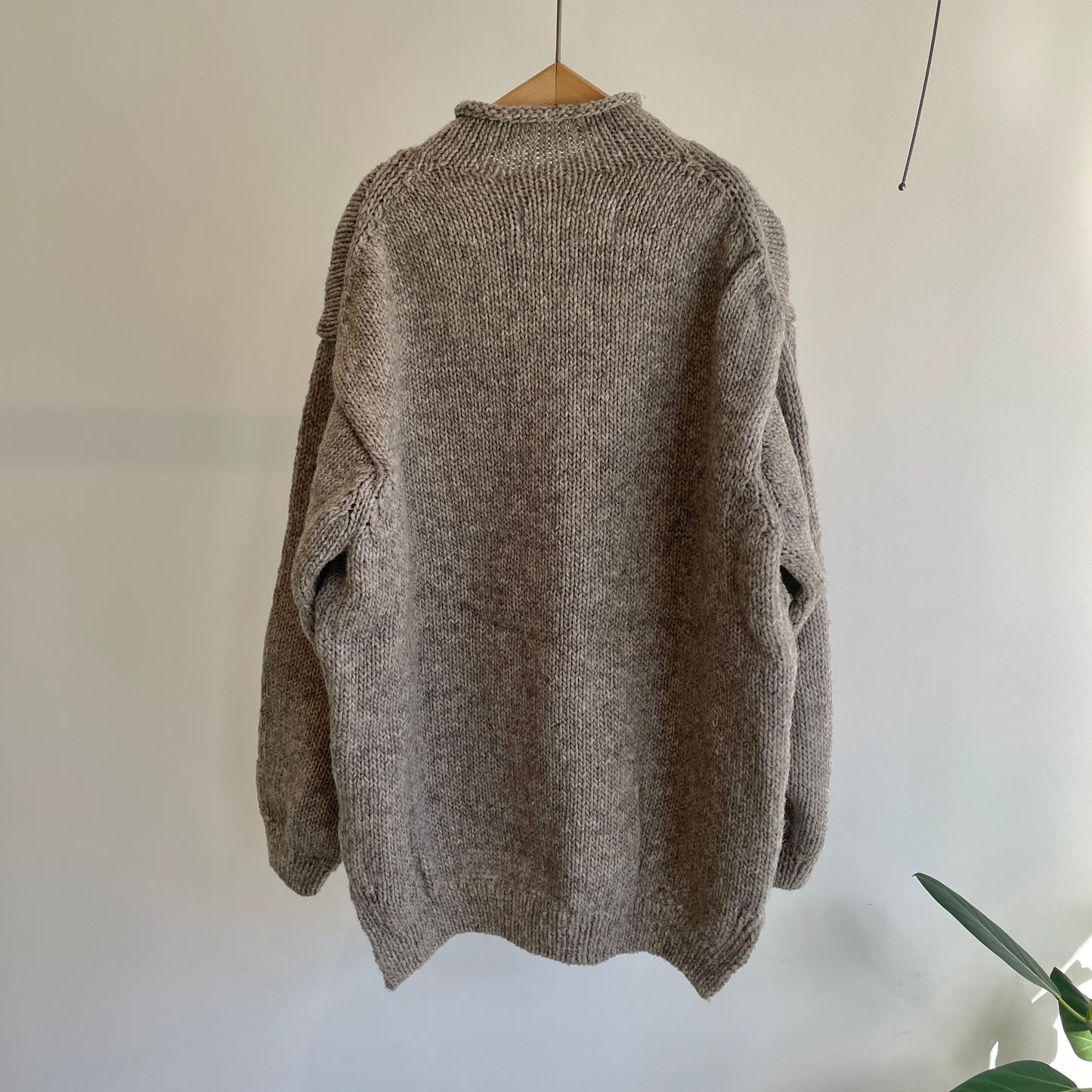 handsofcreation//ペルーローゲージニット家庭機 細ケーブルカーディガン　1540723