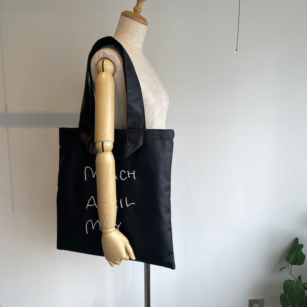 March April May//PU stitch tote
ステッチトート
3-8-024