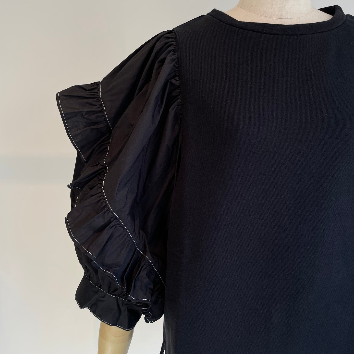 universaltissu//セントラル裏毛タイプライターコンボフリルPO
US260CT032