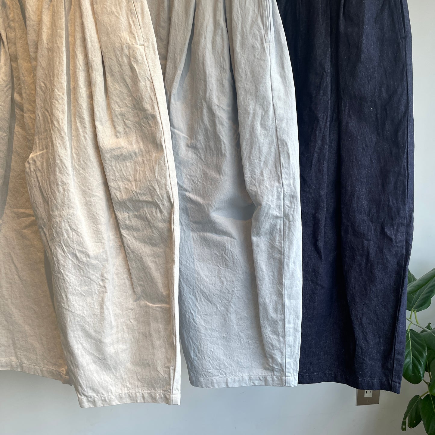 yuni//Cotton/Linen denim wide cocoon パンツ　1701PT016261