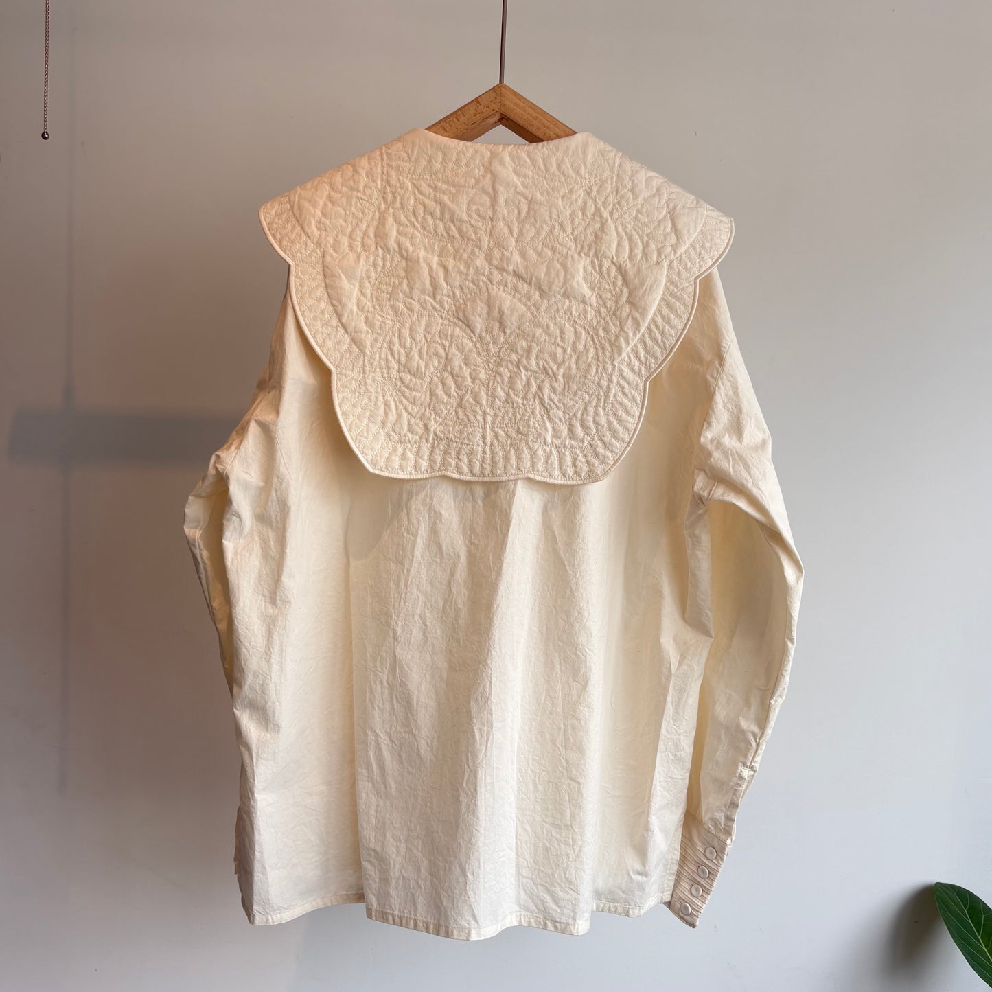qiri//trapunto quilt collar ブラウス　6301BL007262