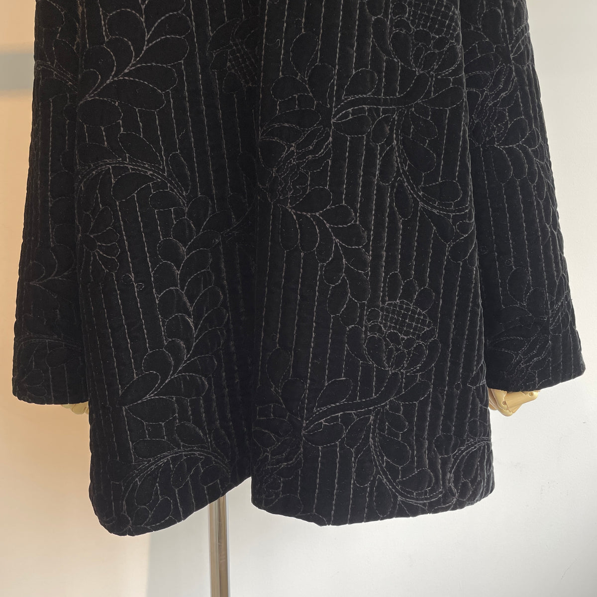heriter//velvet quit embroidery short coat H2-26-6006