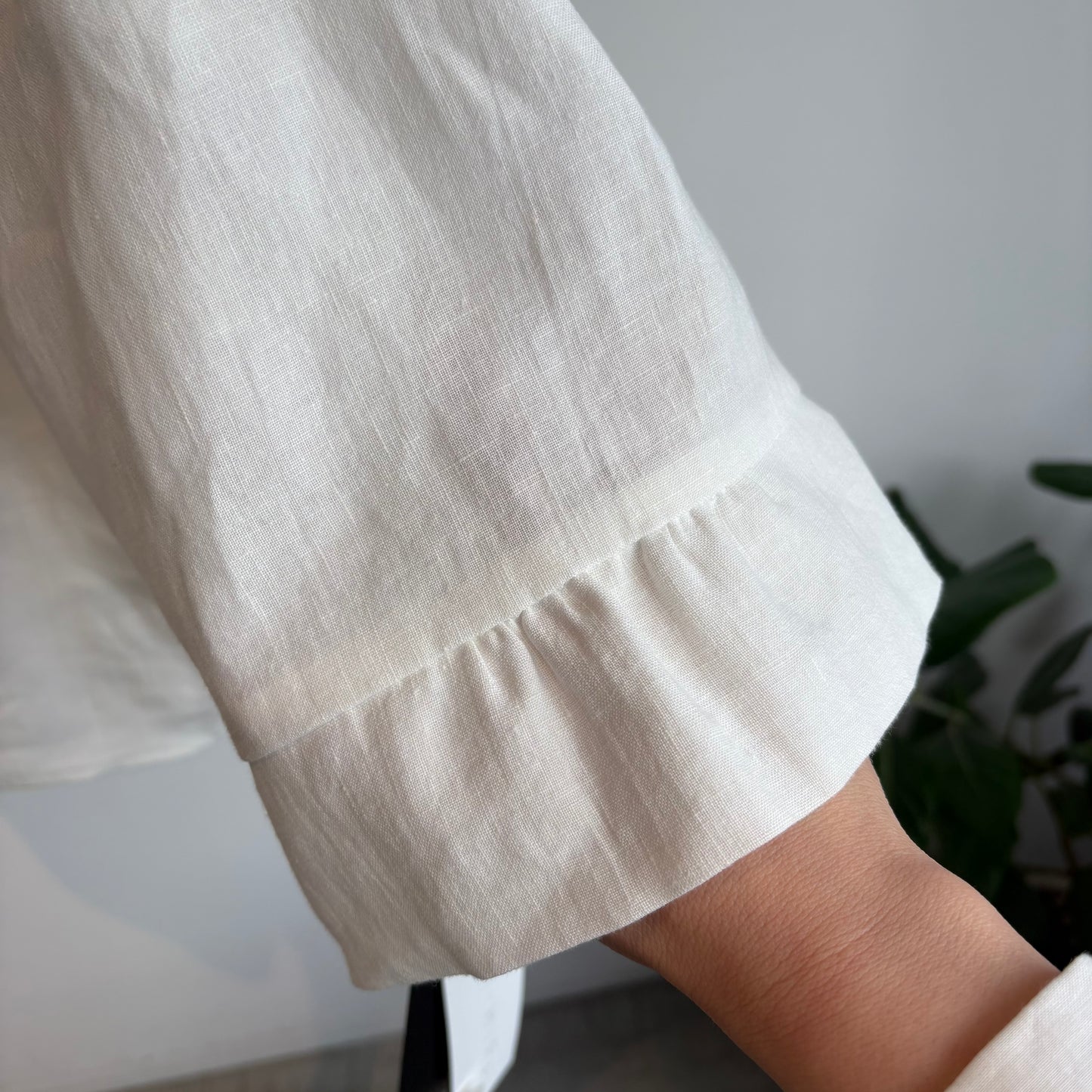 SI-HIRAI// WIDE SLEEVE TACブラウス　CHSS26-7008 FL