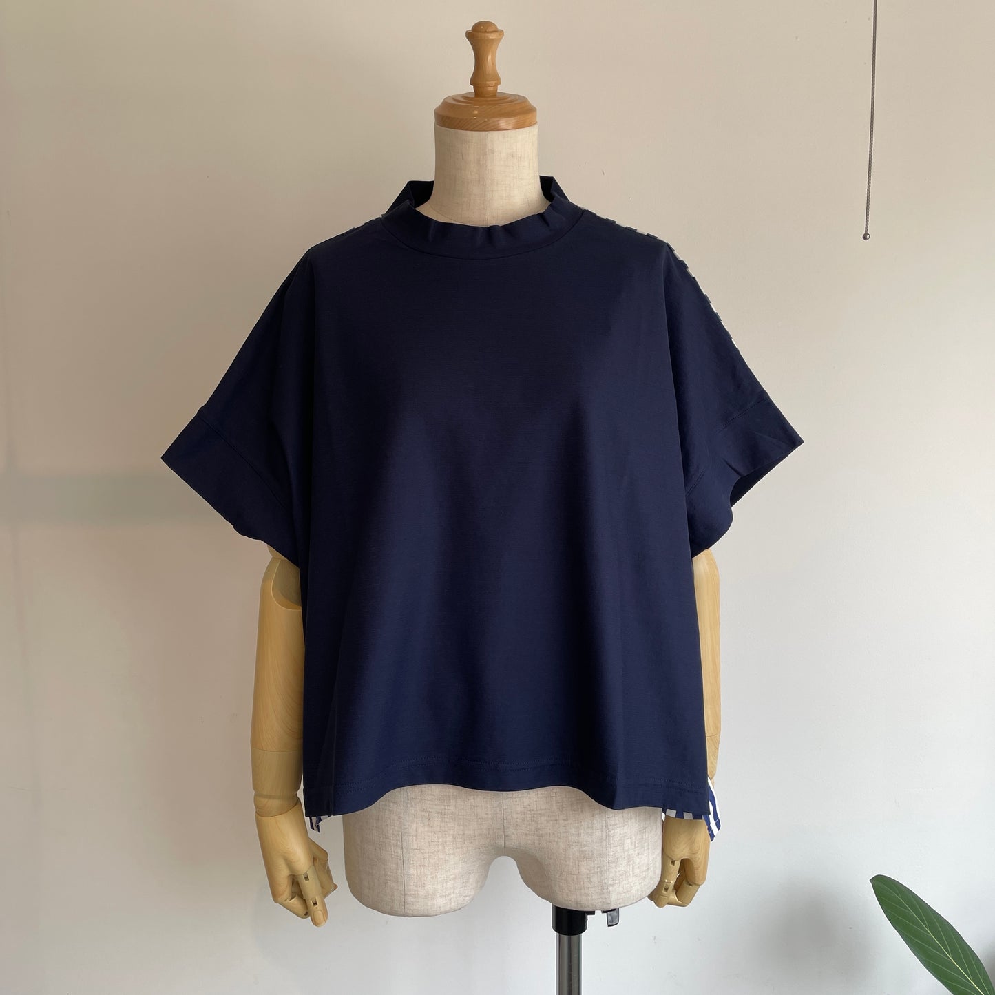 universaltissu//接触冷感マルチエフェクトコンボ ドルマンT
TS252CT076