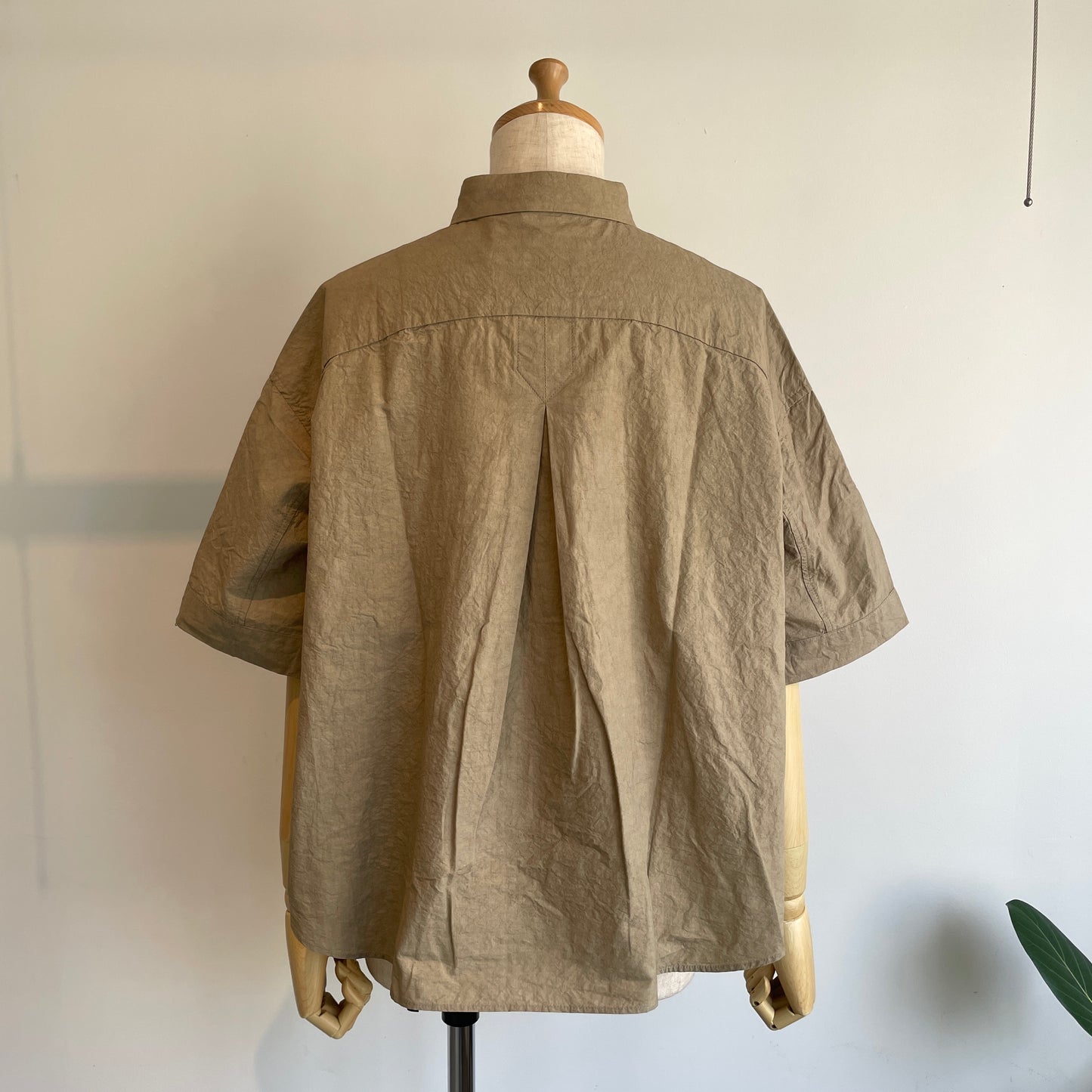 handsofcreation// C/Lタイプライターfanageシンプル半袖シャツ　01620630