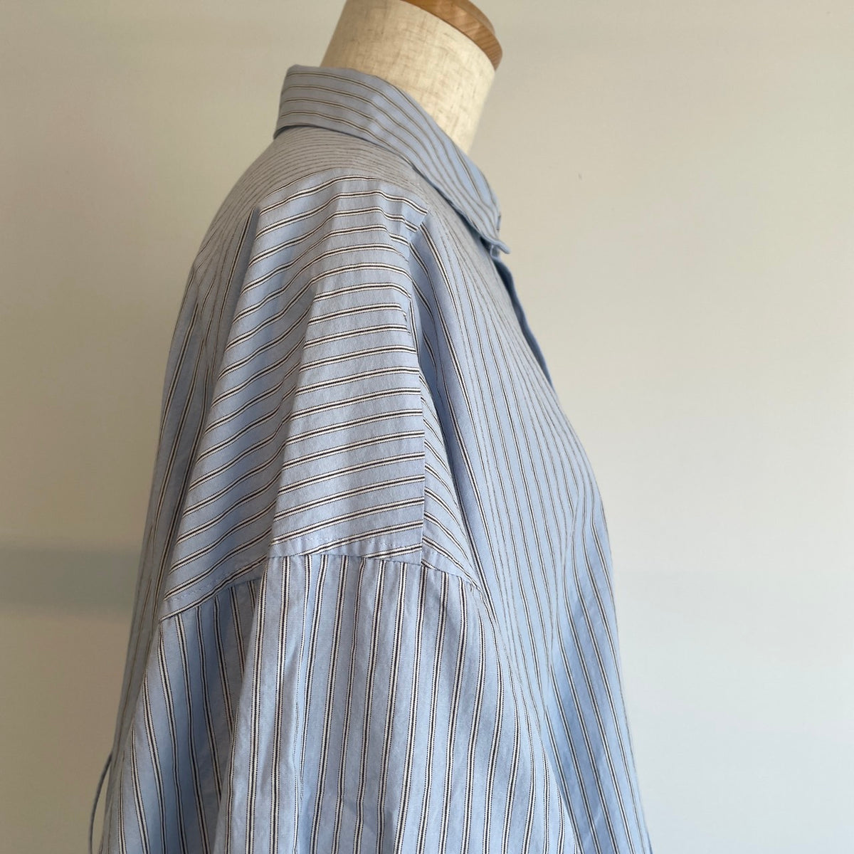 MarchAprilMay//param shirts パラムシャツ(バックオープンシャツ)