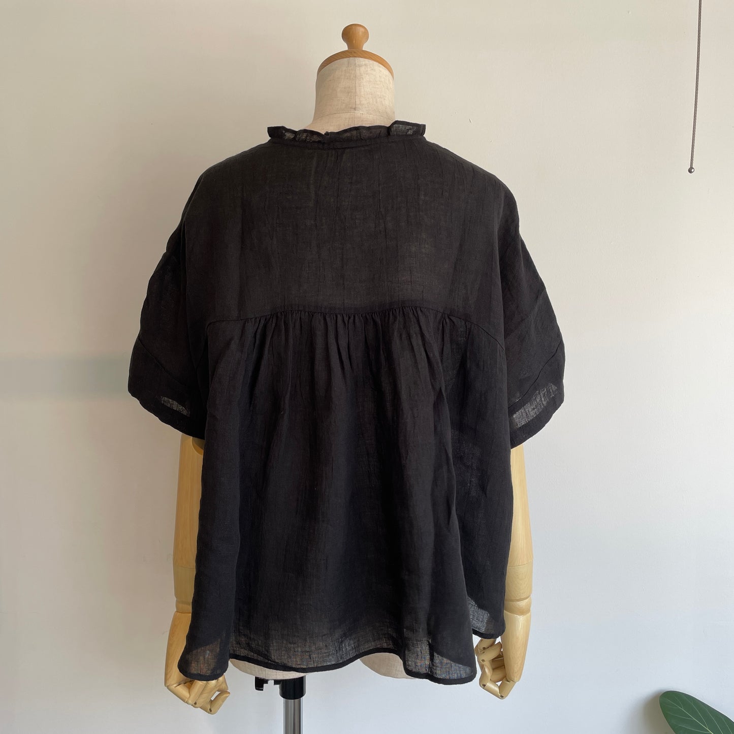 handsofcreation//60/-Linen解撚ワッシャークロスV／NプルオーバーBL 01630638