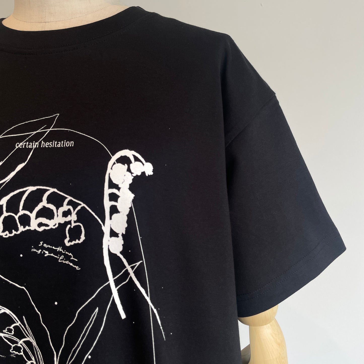 Sweet Little Nothing//Lily of the valley　半袖Tシャツ(すずらん)ブラック
