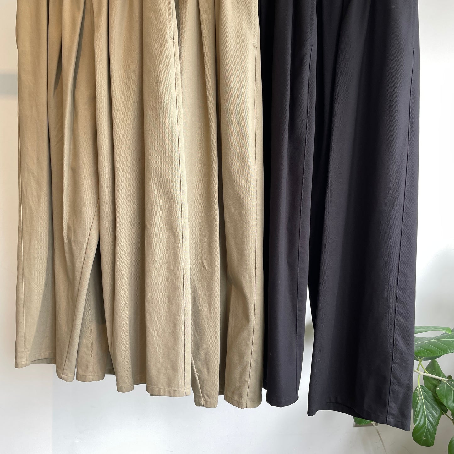 yuni//20/2強撚Cotton twill relax パンツ 1701PT005262