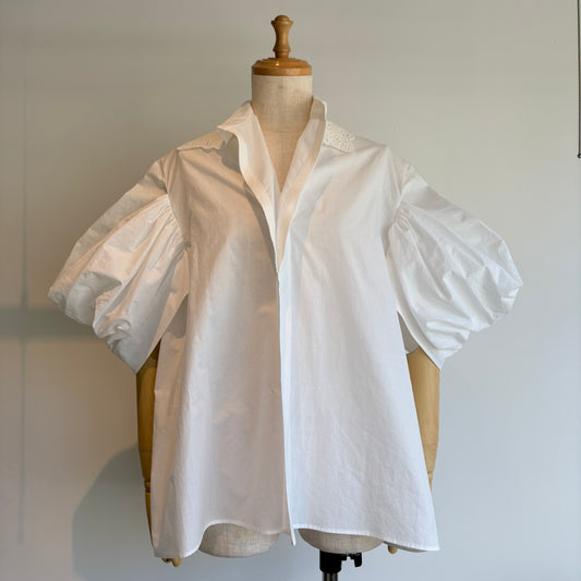 NATIVEVILLEGE//Simple longing 刺繍ギャザースリーブブラウス（off white）