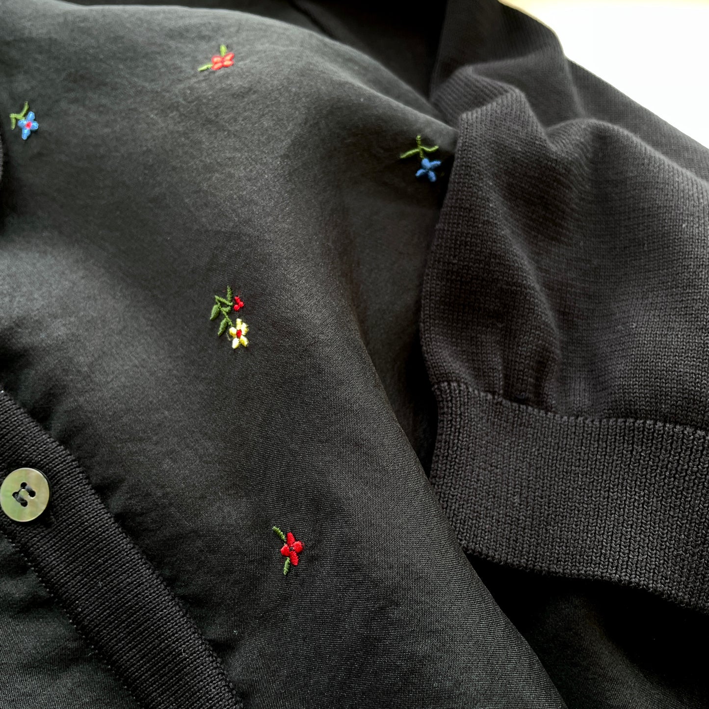 porter des boutons//Petite fleurニット　P21-2-019