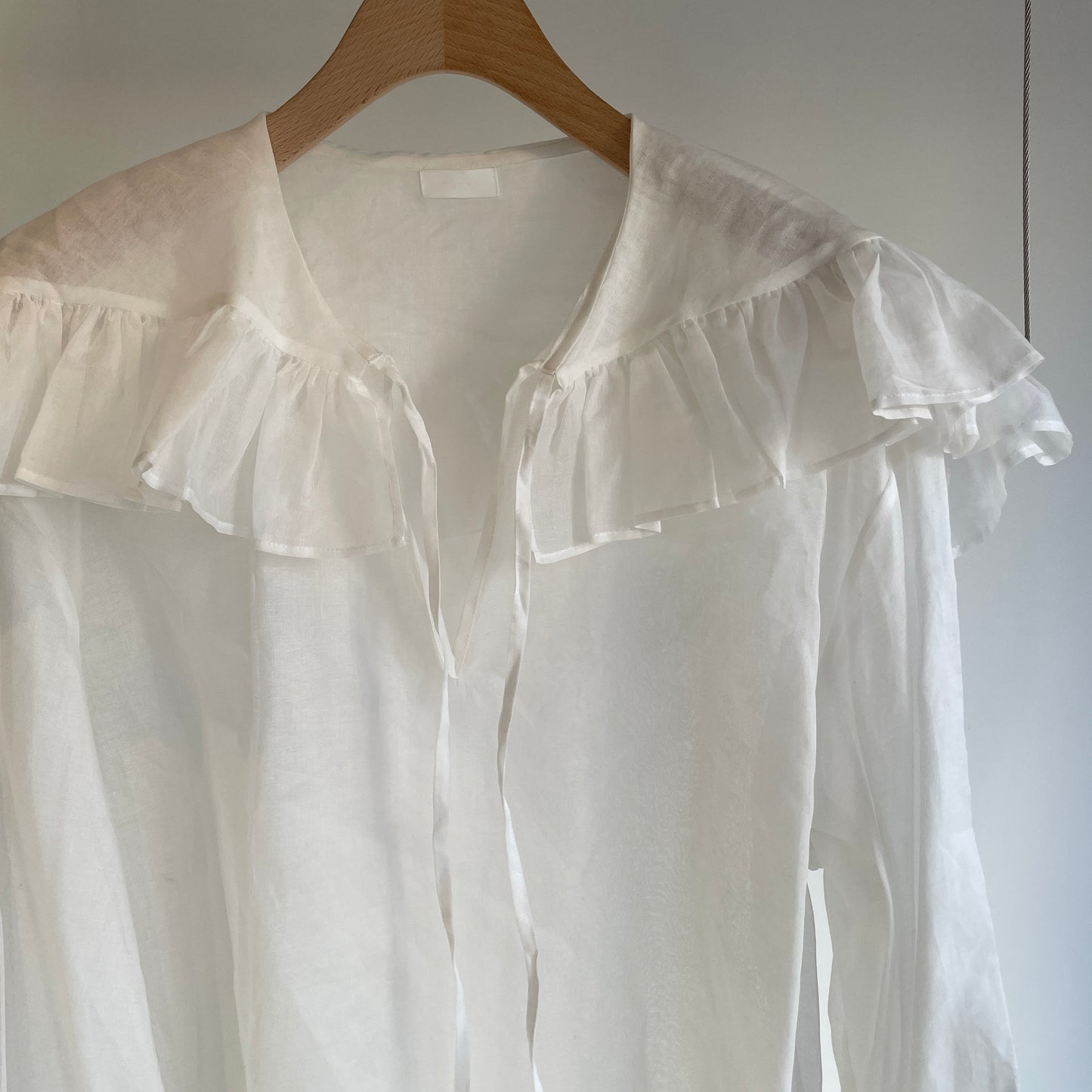 Heriter //コットンオーガンジーフリルカラーブラウス　H0-00-3065