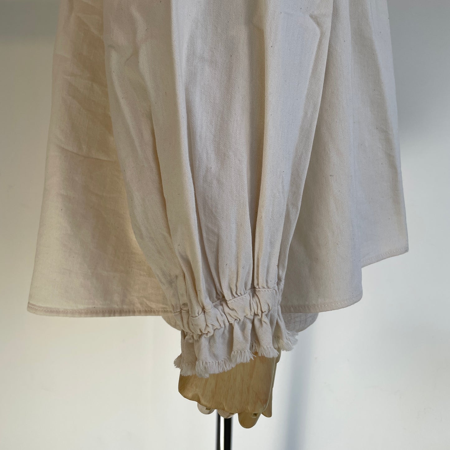 handsofcreation//5.0ZベンベルグウールデニムフリルカラーBL 02610602