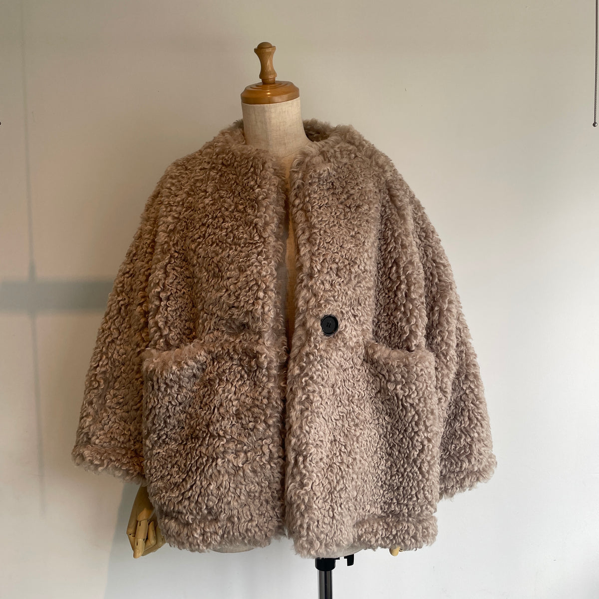 SI HIRAI//WIDE SLEEVE SHORT COAT  CHAW26-8015